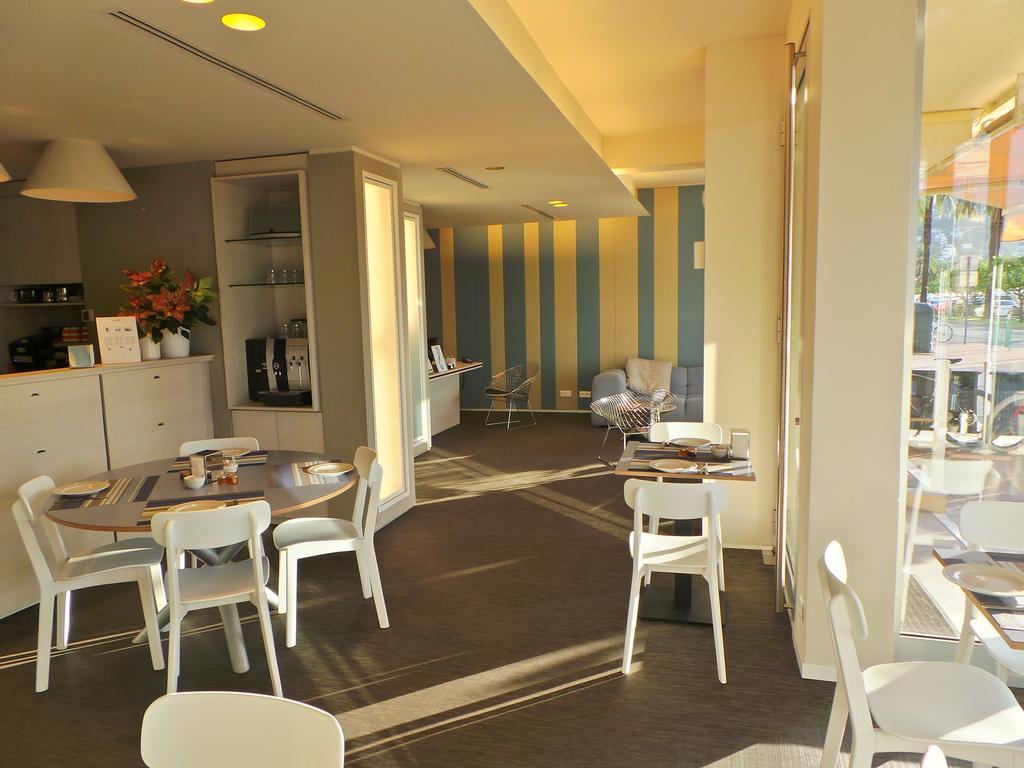 Hotel Palm Garavan ม็องตง ภายนอก รูปภาพ